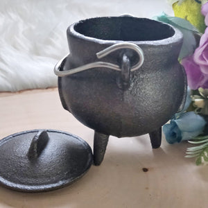 Triquetra Mini Cast Iron Cauldron with Lid - Small